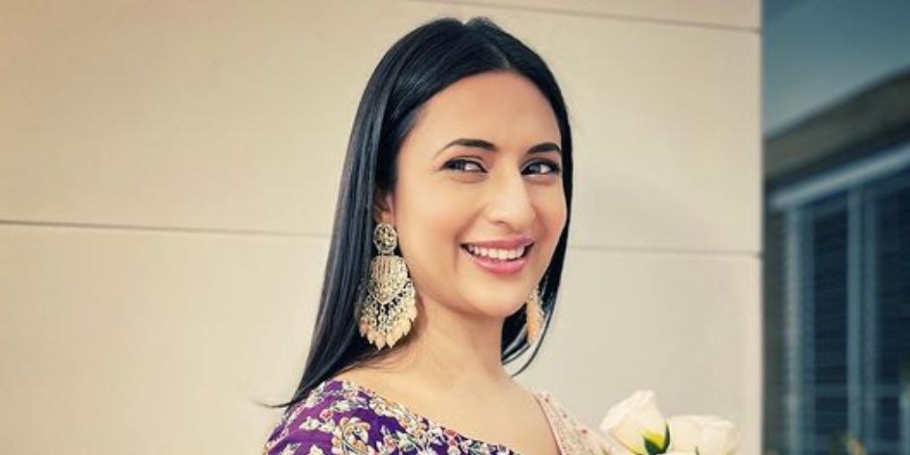 5 Times Divyanka Tripathi Aced Traditional Apparel