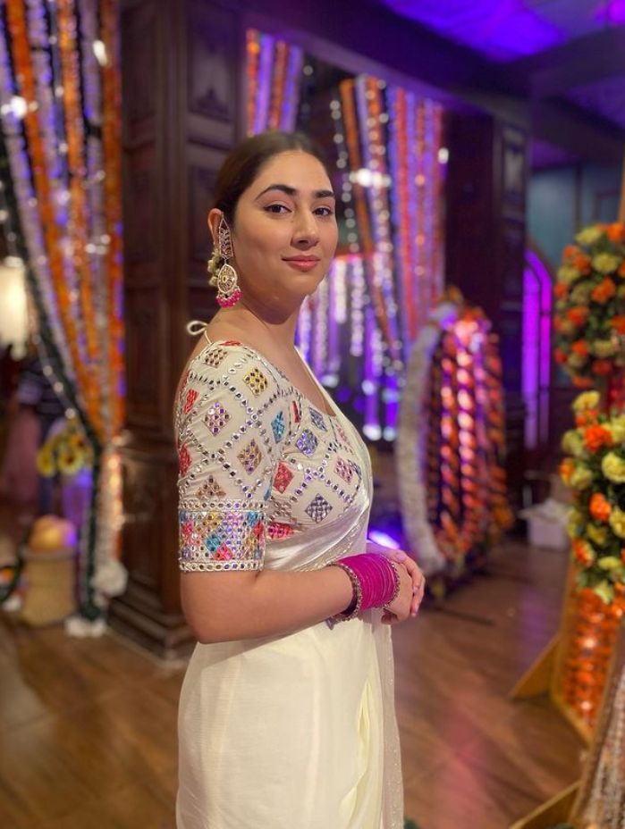 Rahul Vaidya Proposes His GF, Disha Parmar For Marriage, After She Shares  Sizzling Photo In A Saree
