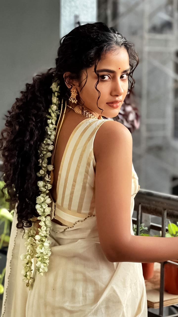 Anupama Parameswaran Beautiful HD Photos & Mobile Wallpapers HD  (Android/iPhone) (1080p) - #19046 … | Kerala saree blouse designs, Saree  models, Indian beauty saree