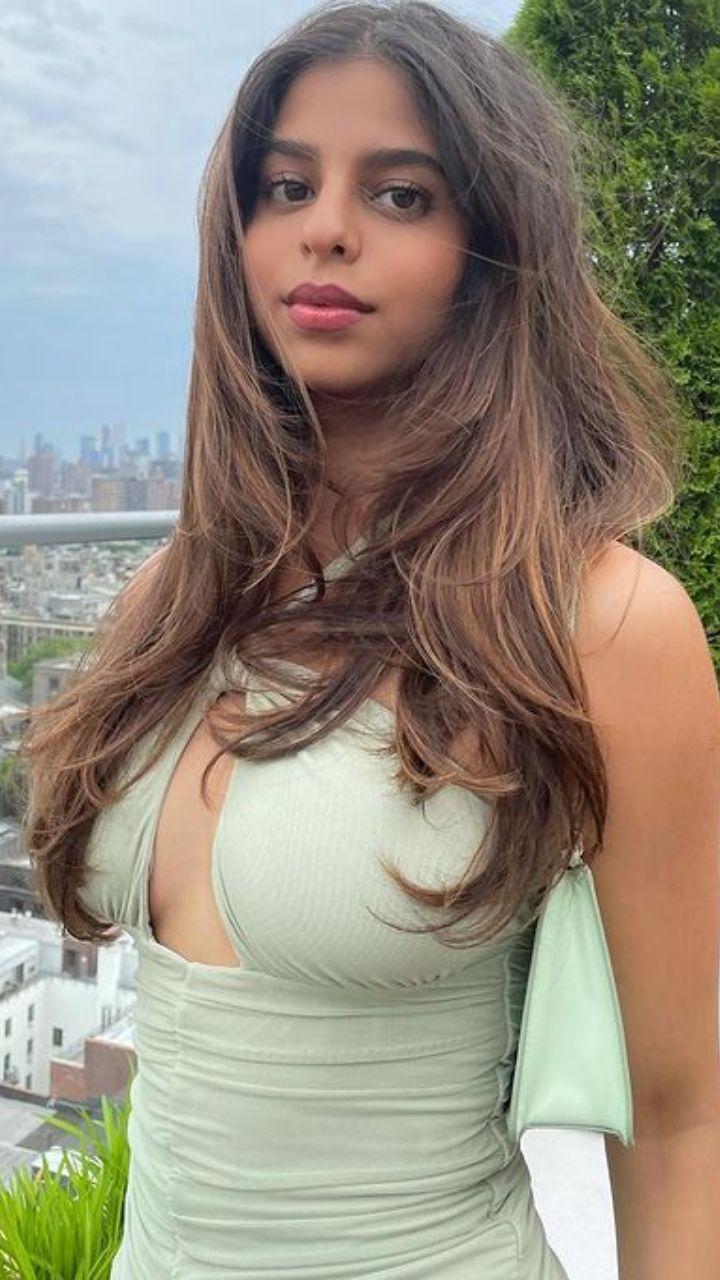 Suhana Khan pairs olive green halter top & leather pants with