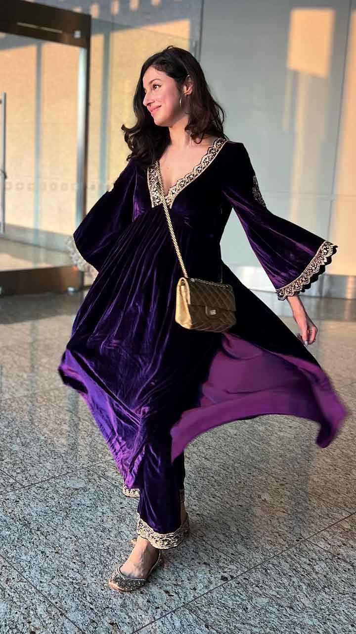 From Kriti's anarkali to Mouni's pantsuit: Bollywood inspired velvet dresses  that are perfect for winter weddings | Hindustan Times