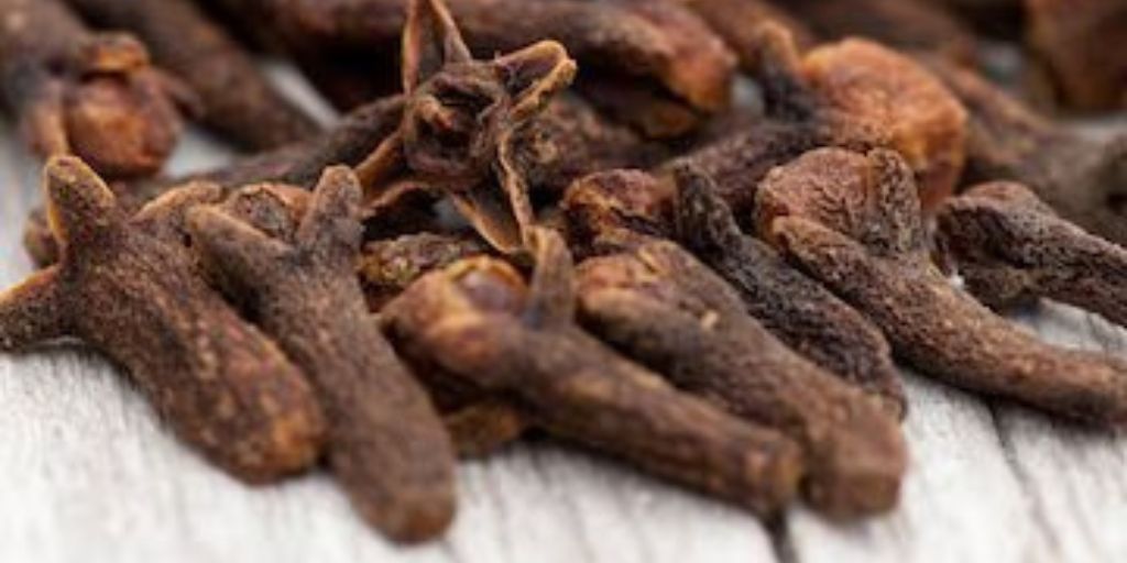 வறுத்த கிராம்பு உடலுக்கு தரும் நன்மைகள்