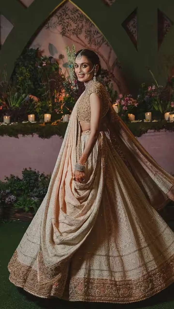 Alia Bhatt In Gold Velvet Sabyasachi Lehenga