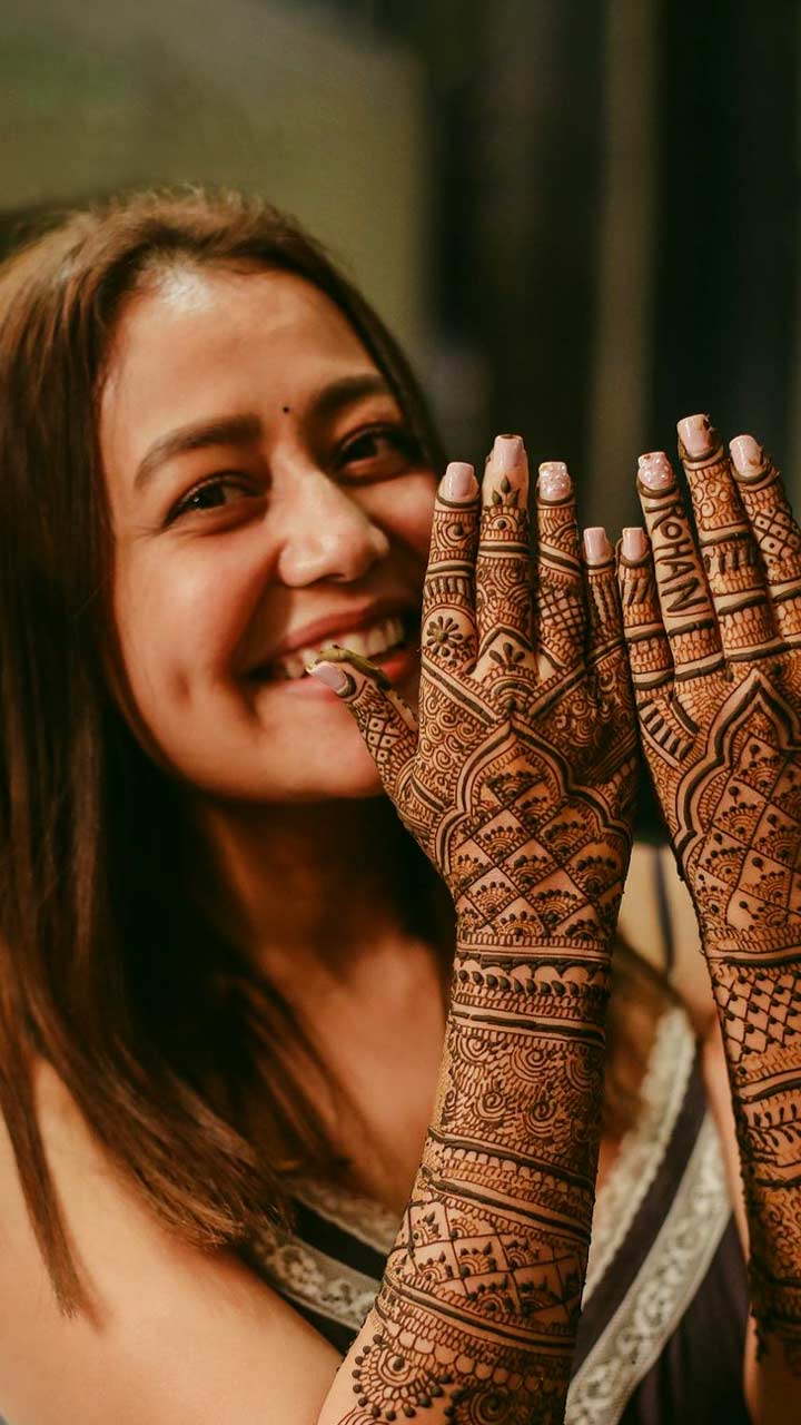 Which are a few bridal mehndi designs that cover full hands? - Quora