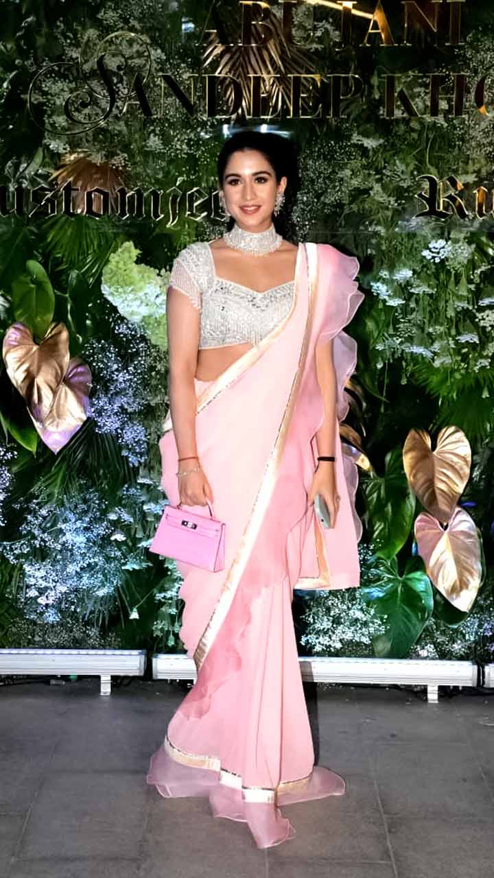 Isha Ambani Borrowed 'Bhabhi', Shloka Mehta's Floral Attire For A Wedding  And Carried It With Grace