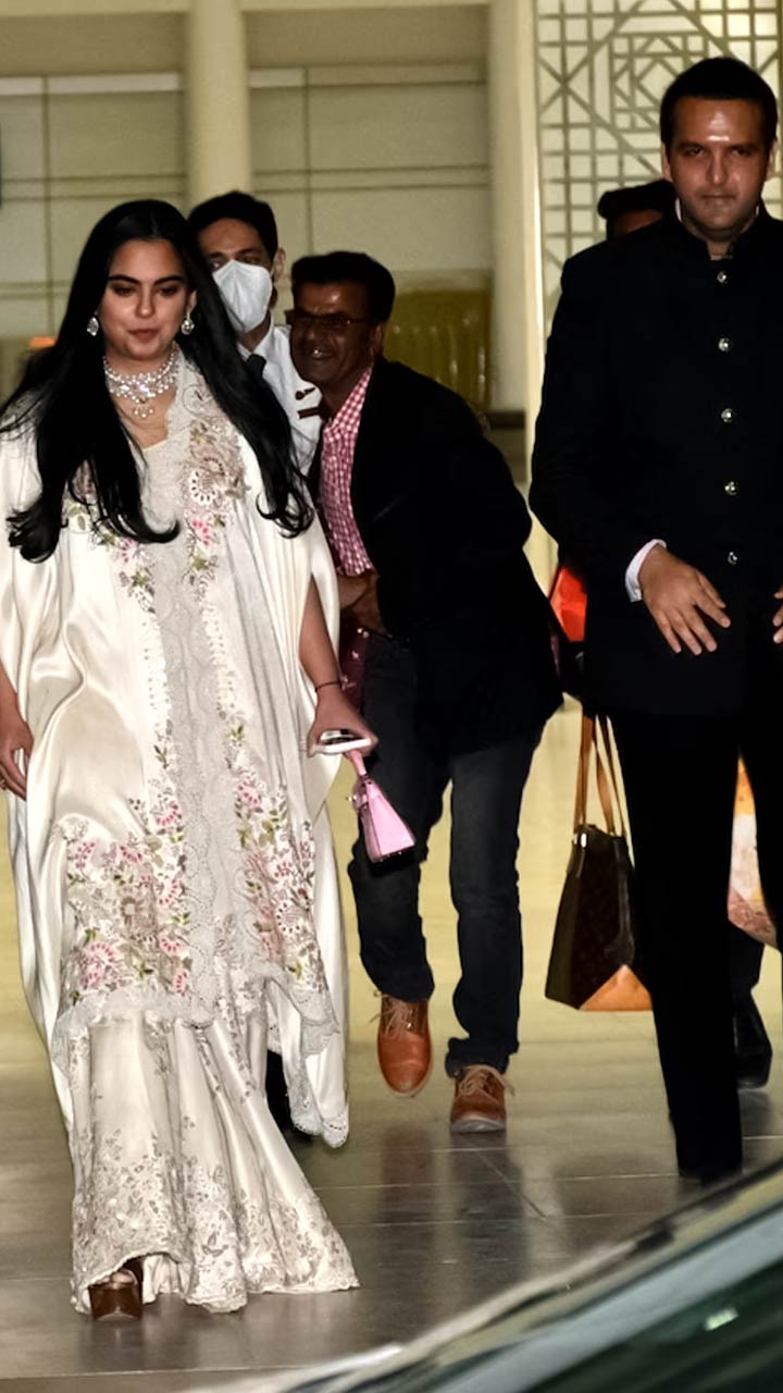 Anant Ambani's Rs 18 Cr Watch To Radhika Merchant's Rs 2 Cr Bag; The  Extravagant Accessories Displayed By NMACC Guests
