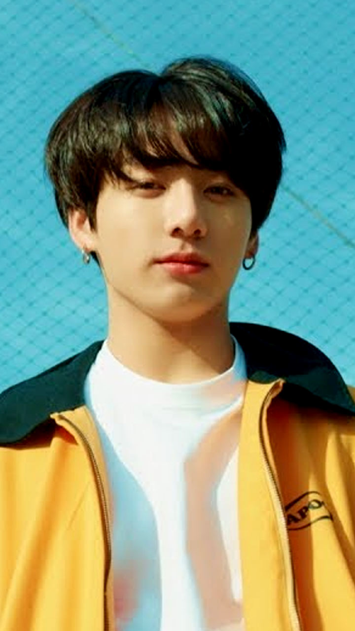 BTS' Golden Maknae aka Jungkook's super hot pictures and unknown facts