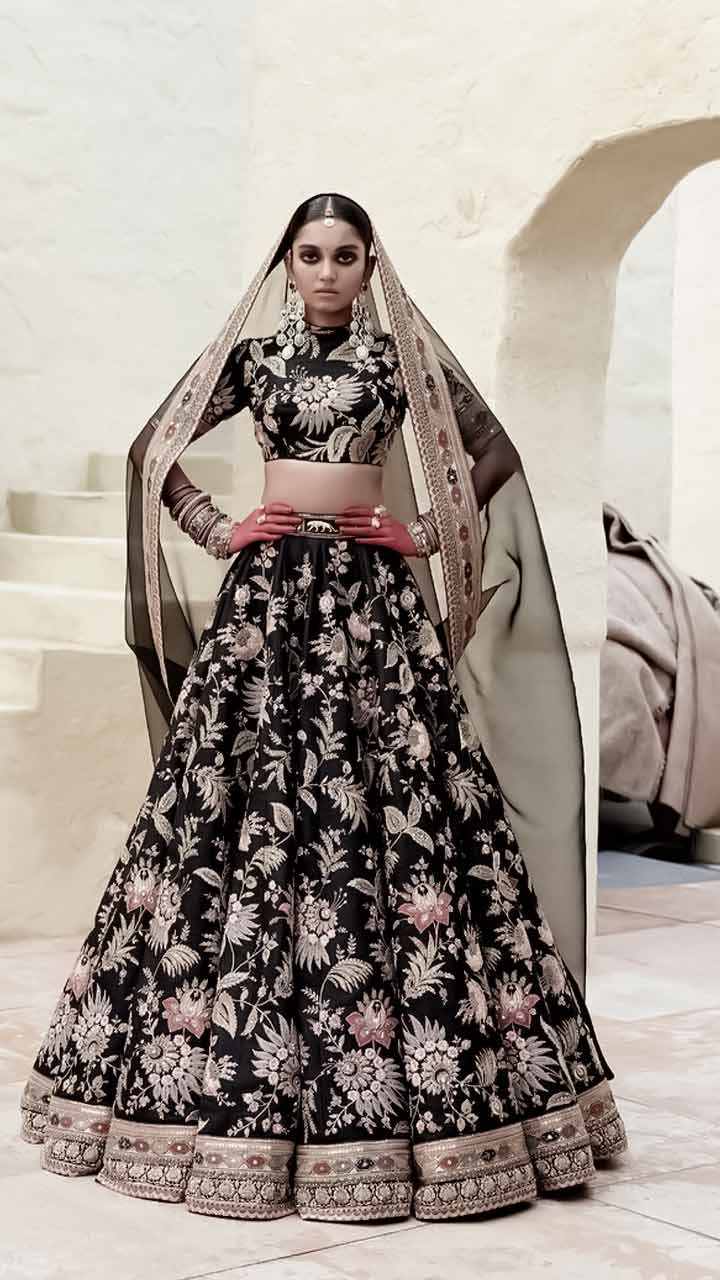Buy Sabyasachi Dresses Online In India At Best Price Offers | Tata CLiQ